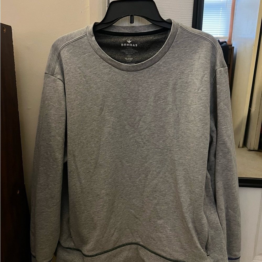 Bombas Gray Pullover Sweatshirt Crew Neck with Zippered Pockets